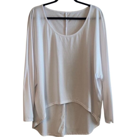 White 3/4 sleeve high low top - Picture 1 of 10